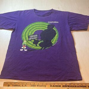 Vintage Marvin the Martian Shirt Large Surrender Earthlings! Purple California 1